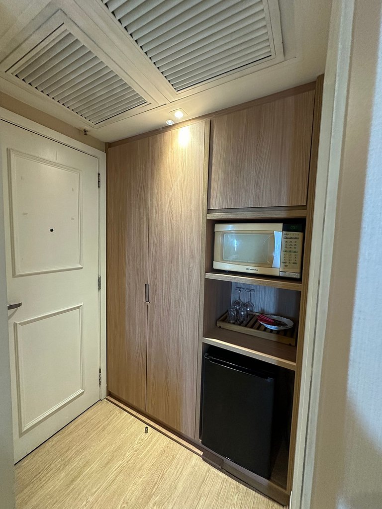 Suíte com Varanda e Vista Mar