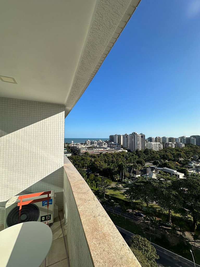 Suíte com Varanda e Vista Mar